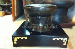 Trống đồng Đông Sơn hun đen giả cổ Trống đồng Đông Sơn hun đen giả cổ