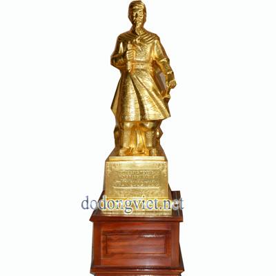 tuong cu tran hung dao bang dong vang kich thuoc 70 cm