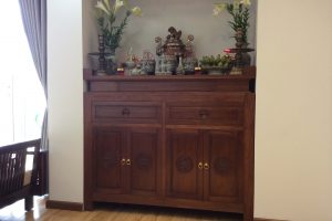 Bàn thờ cho nhà chung cư: Đặt thế nào mới không phạm kỵ lại dễ dàng đón tài lộc?