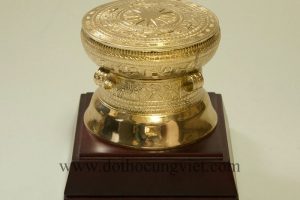 3 lý do nên đặt trống đồng mạ vàng trên bàn làm việc