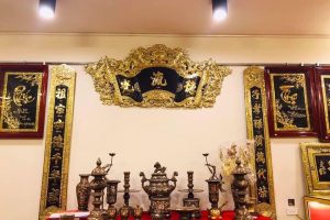 Bài trí lư hương đặt trước hay sau bát hương trên ban thờ gia tiên?