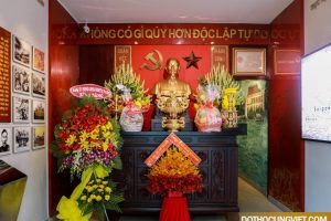 Cần nhớ 3 nguyên tắc vàng khi bài trí ban thờ bác Hồ