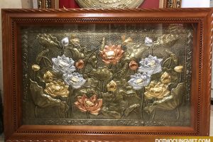 Chiêm ngưỡng Tranh đồng hoa sen dát tam khí phủ bì khung gỗ chò 76x116cm