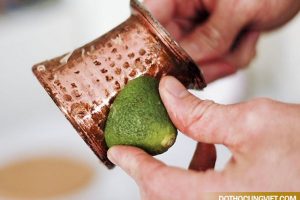 Hướng dẫn cách vệ sinh đỉnh đồng luôn sáng đẹp